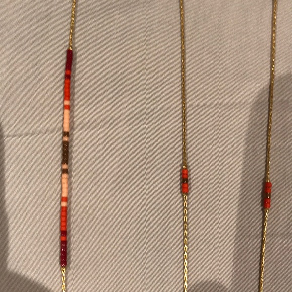 2/$30 - Beautiful gold and bead necklace - Picture 3 of 4